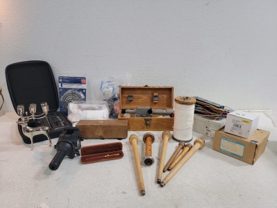 (1)Dietzgen Level, Vintage Textile Bobbins,