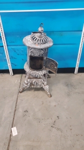 IMPERIAL OAK Antique Cast Iron Parlor Stove