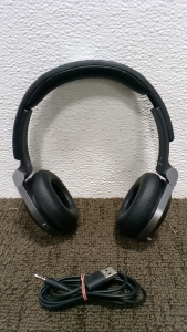 JBL E40 BT Headphones