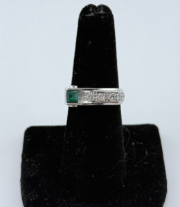 (1) Sterling Silver Ring w/ Green Gem