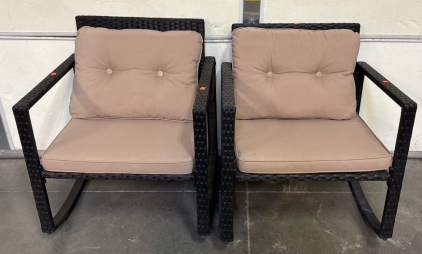 Set of 2 Outdoor Rocking Chairs H 2&rsquo; W 2&rsquo; 1&rdquo;