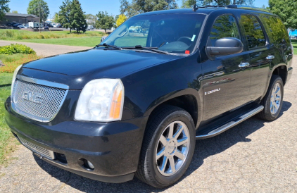 2008 GMC YUKON - 4X4!
