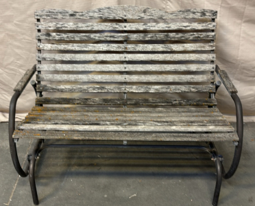 Vintage Outdoor Bench / 25&rdquo; L x 47&rdquo; W x 37&rdquo; H