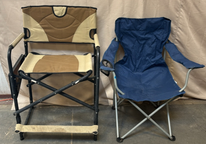 (2) Outdoor Folding Chairs