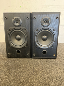 (2) B&W Loudspeakers 200 Series V201