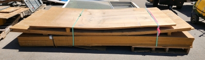 Full Sheets of Wood Panelling 6 Sheets of 1/8". 14 Sheets Of 5/8" Panelling