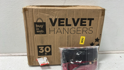 30 Packs of Black Velvet Hangers, Black And Red Purse