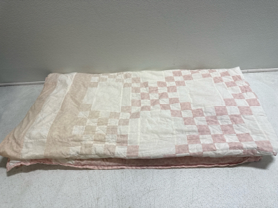 (1) Vintage Double Irish Chain Patchwork Quilt 96&rdquo;x86&rdquo;