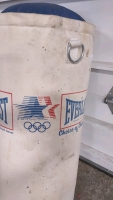 13&frac12;"x 13&frac12;"x 42" (White) "EverLast" Punching Bag - 2