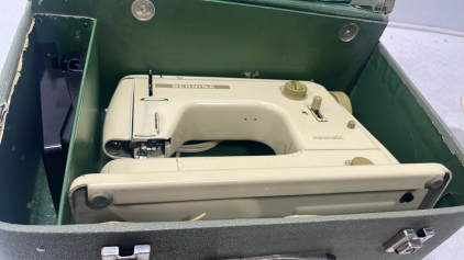 Bernina Vintage Minimatic Sewing Machine 707 Made In Switzerland