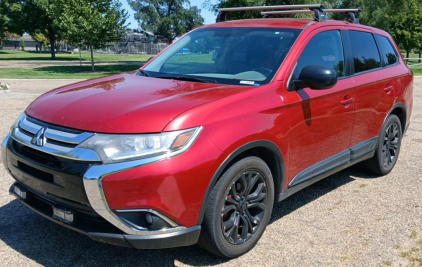 2017 MITSUBISHI OUTLANDER - 4X4!