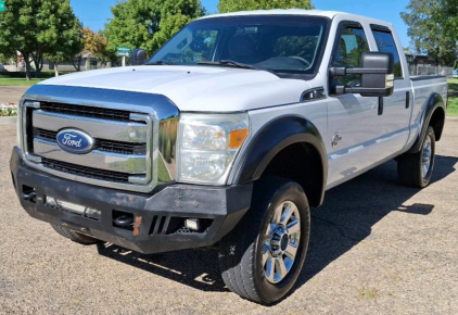 2011 FORD F-250 - DIESEL - 4X4!