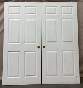 (2) White Closet Doors / 35.5&rdquo; W x 72&rdquo; H