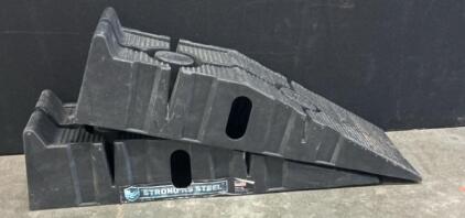 Rhino Ramps FloTool 12,000 Pounds Capacity