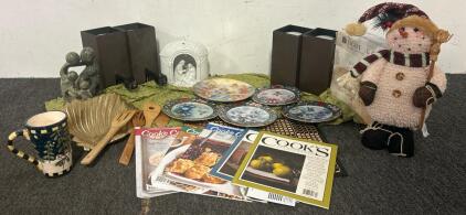 Cozy Kitchen And Holiday Scents- Including 2 50 Packs Of Light Bulbs, Christmas Plates, Mugs, And More