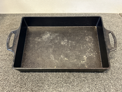 13.5"x 9" Lodge 1896 Cast Iron Baking Pan