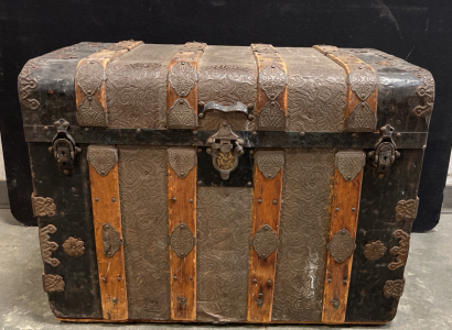 Antique Chest 2F 6x30, by 1F 9x21
