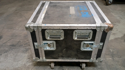 Small Rolling Wilson Case 28x26x22