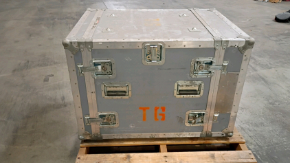 Off-site Heavy Duty Medium Size Wilson Case 37x27x30