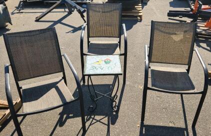 3 PATIO CHAIRS 1 SMALL PATIO TABLE WITH PARAKEET IMAGE