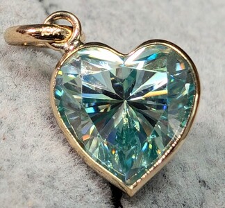 10K Moissanite Pendant Approx. 1.9ct