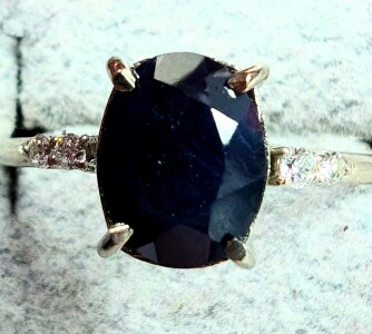 10K Sapphire Diamond Ring Approx. 1.6ct