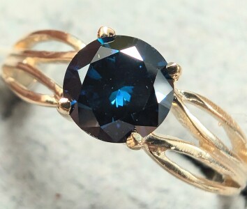 10K Lab Blue Diamond Ring Approx. 0.6ct