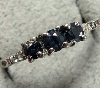 Silver Sapphire Ring Approx. 0.3ct