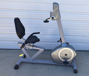 Sunny Health And Fitness Recumbent Machine