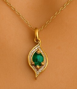 Silver Chrome Diopside 0.8Ct Pendant