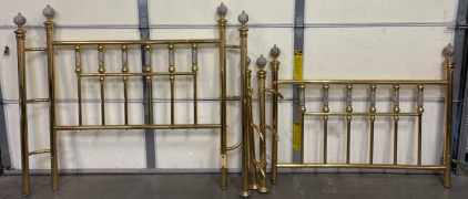 Gold Bedframe H 4&rsquo; 9.5&rdquo; W 5&rsquo; 7&rdquo; L 1&rdquo;, H 3&rsquo; 7&rdquo; W 4&rsquo; 5&rdquo; L 1&rdquo;