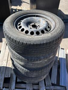 Set Of (4) Venezia Tires: 225/ 60R16 95V