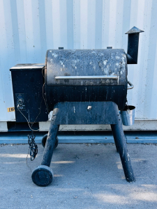 Electric Traeger Rolling Grill/ Smoker