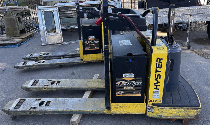 Hyster B60ZAC Electric Pallet Jack, 6,000 lb Capacity, Serial B230N04001J