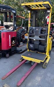 Hyster R30XMS2 Electric Order Picker Forklift, 3,000 lbs Capacity
