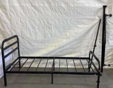 Metal Bedframe L 6&rsquo; 9&rdquo; W 3&rsquo; 2&rdquo;