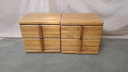 (2) Night Stands 17"x 20"x 17"