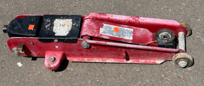 2-Ton Car Jack (Missing Handle)