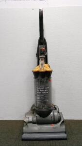 Dyson DC33 Vacuum Cleaner
