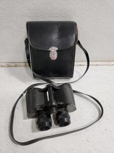 (1) Carl Zeiss Deltrintem 8x30 Binoculars