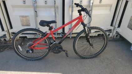Giant Boulder Mountain Bike (Red) 26"