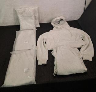 (2) HDV Threads Women's Cropped Fleece Hoodies, Both Small & (2) HDV Threads Women's Fleece Sweatpants, (1) Small, (1) Medium