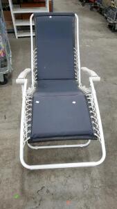 Latuma Lounge Chair