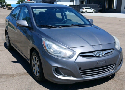 2013 HYUNDAI ACCENT - SATELLITE RADIO CAPABILITY!