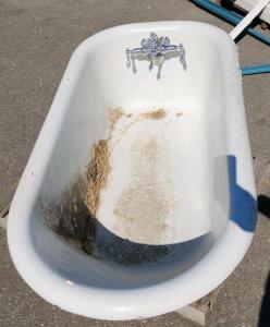 OLD FASHIONED CAST IRON BATHTUB
