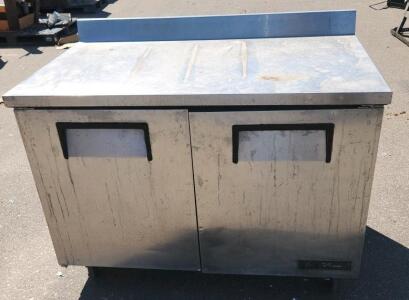 Commercial Stainless Steel Refrigerated Worktop with 2 Doors, Casters