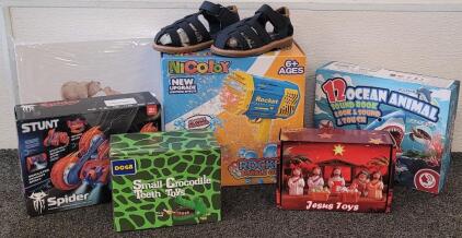 Childrens Toys! Rocket Bubble Gun, Jesus Toy Bath Bombs, Stunt Spider RC Car, And More