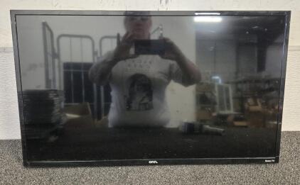 ONN Roku TV With Remote(28 1\2")(Works) Comes wroth Wall Mount