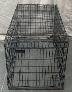 Medium Sized Collapsible Dog Kennel / 35.5&rdquo; L x 24.5&rdquo; W x 27&rdquo; H