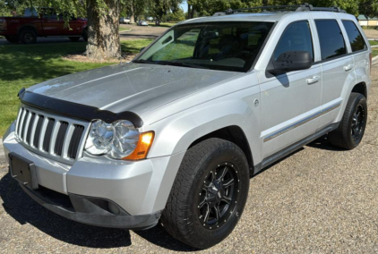 2010 JEEP GRAND CHEROKEE - 4X4!